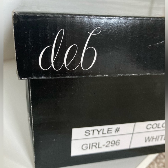 Deb brand women’s black and white heels - worn only once! - Picture 3 of 9